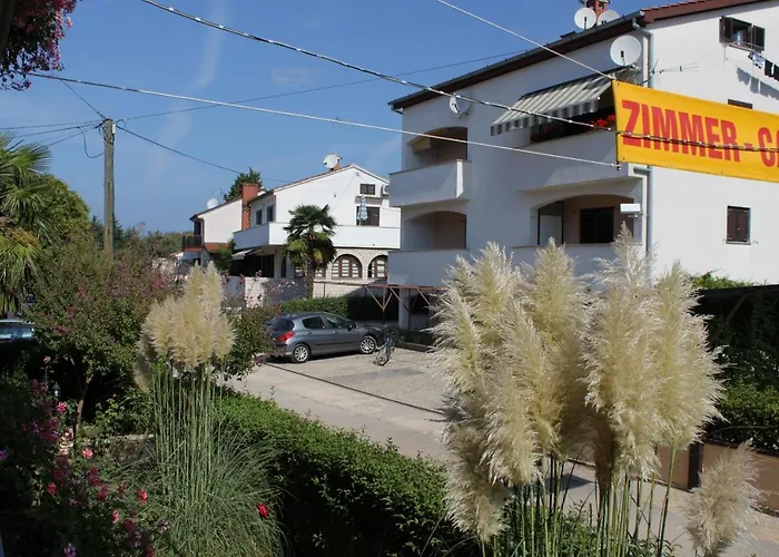 And With Parking Space - 6917 招待所 3*