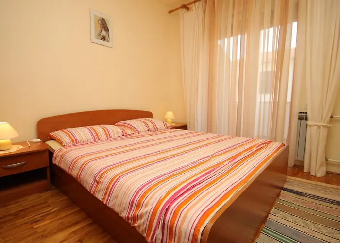 And With Parking Space - 6917 招待所