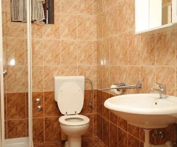 And With Parking Space - 6917 招待所 波雷奇