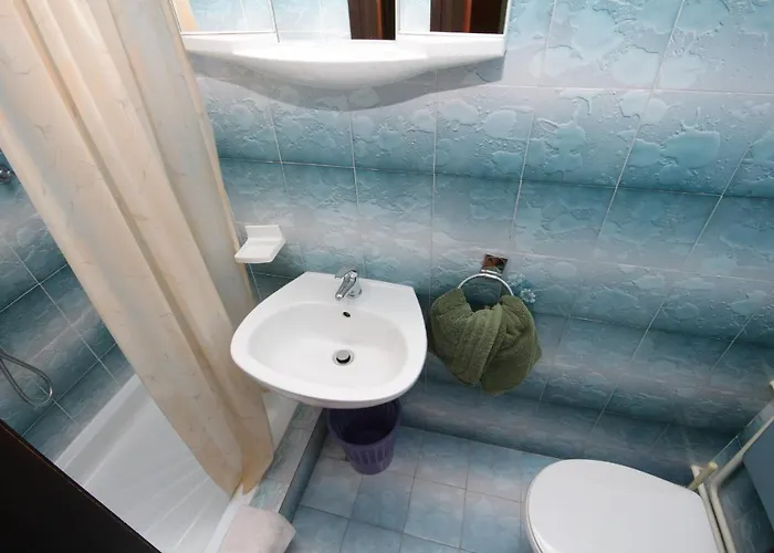 And With Parking Space - 6917 招待所