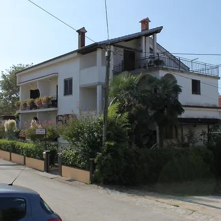 And With Parking Space - 6917 Guest house Porec